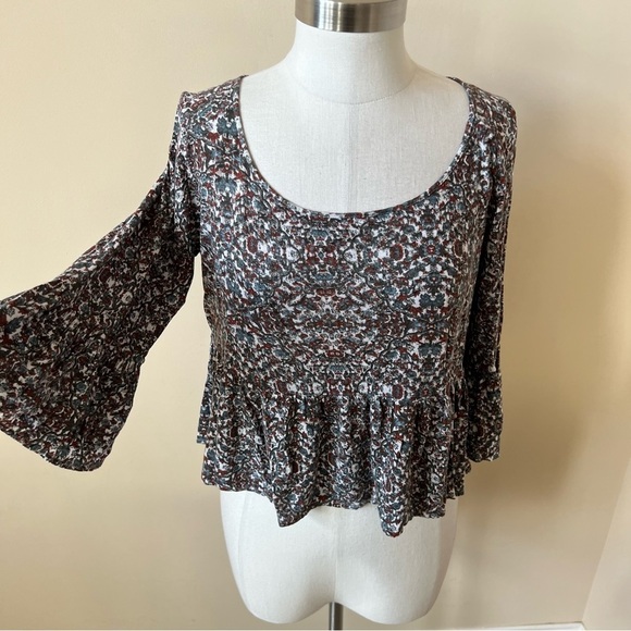 Free People bell sleeve patterned peplum top 572 - Picture 4 of 10